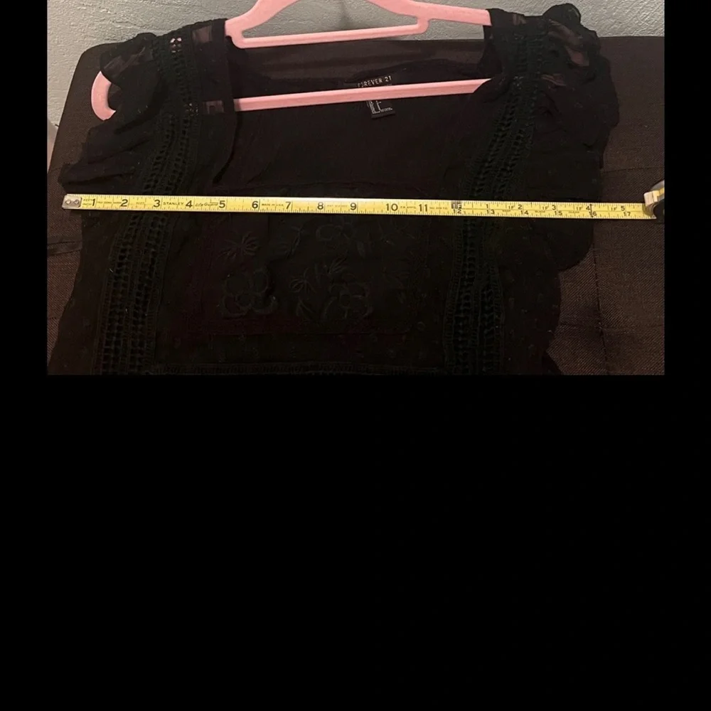 #1103** Elegant Black Ruffled Women's Top - Picture 3 of 4